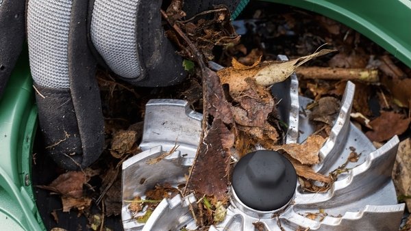 Повітродувка-пилосос Bosch UniversalGardenTidy 3000, 3000Вт (06008B1001)